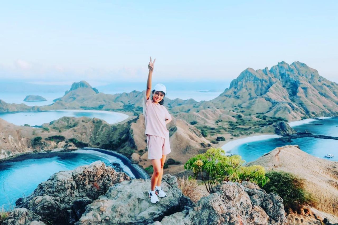 Komodoku One Love Homestay And Tour ラブハン・バジョ エクステリア 写真