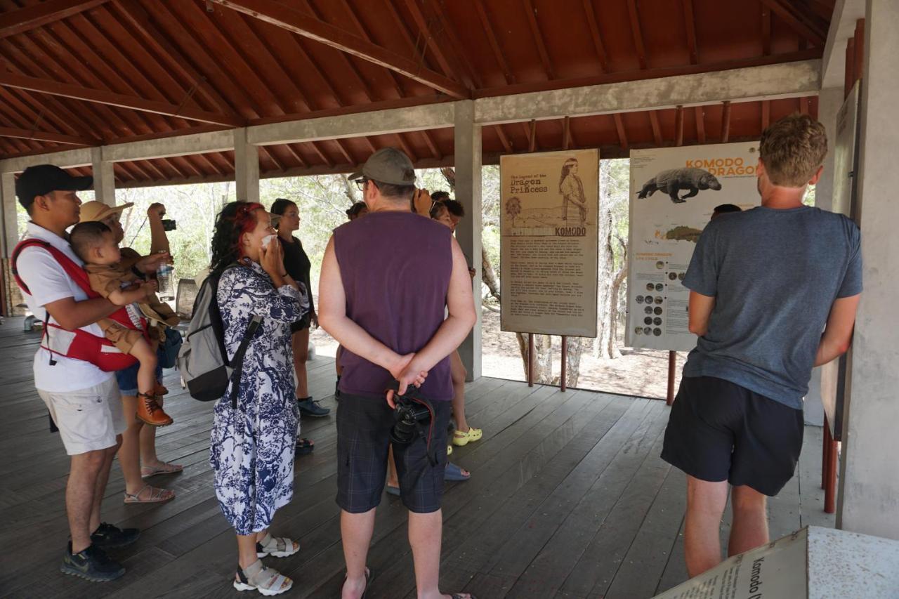 Komodoku One Love Homestay And Tour ラブハン・バジョ エクステリア 写真